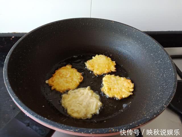 萝卜加鸡蛋,金黄酥脆香,比肉还好吃,做法简单,上桌就被抢光