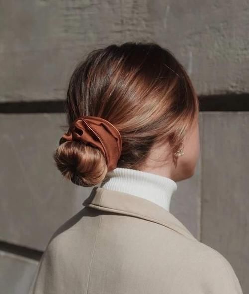 波纹|放弃你的“黑长直”吧,今年流行这3款“发型”,显嫩又能显脸小