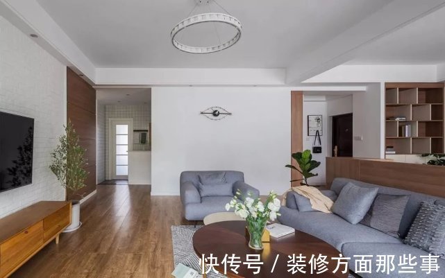 书桌|128㎡北欧四居室,横厅布局,你以为中间是隔断,结果是书桌