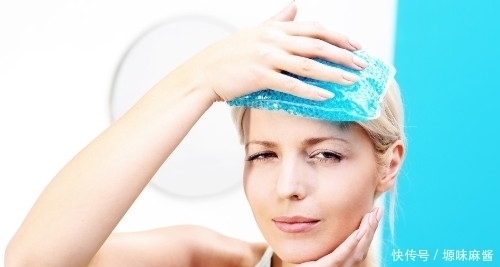 大眼袋鱼尾纹有救了，不用贵妇霜坚持4个动作还你灵动双眼