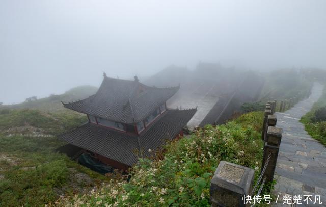 千年古庙|我国一座千年古庙，建筑占用两座山且垂直悬空，建造之谜至今未解