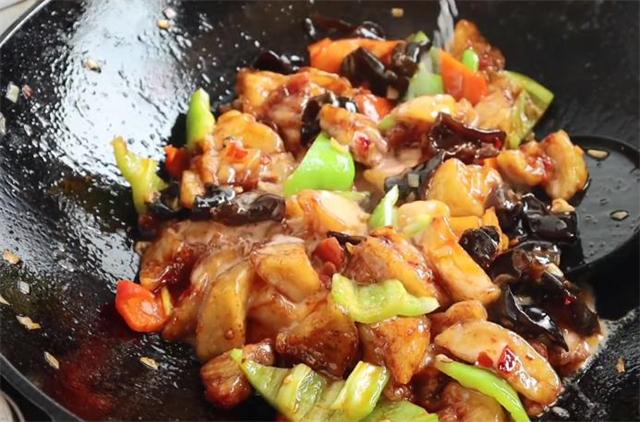 茄子|难怪饭店的红烧茄子那么好吃,原来做法诀窍如此简单,太香了