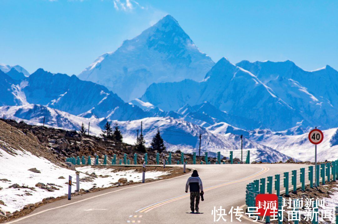 杨涛|十二年追峰路：他为山峰拍“证件照”贡嘎山高度做网名｜图集