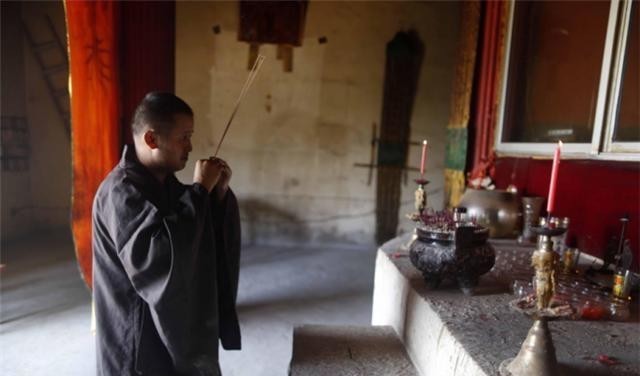 度日|80后居士独守深山古庙6年,靠香火钱度日,最少时一个月仅40元