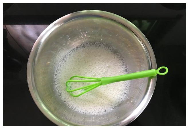 想吃蛋挞不用买,教你懒人快手做法,香酥嫩滑无添加,比买的好吃