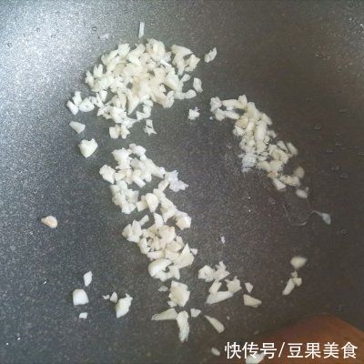 饭店大厨说漏嘴的秘密，香辣孜然土豆条这样做才好吃