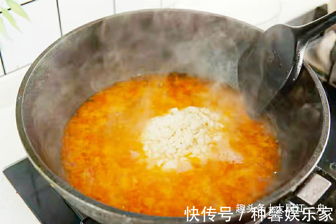 西红柿疙瘩汤|做西红柿疙瘩汤,切记别直接倒入鸡蛋,教你一招,蛋花均匀又好喝