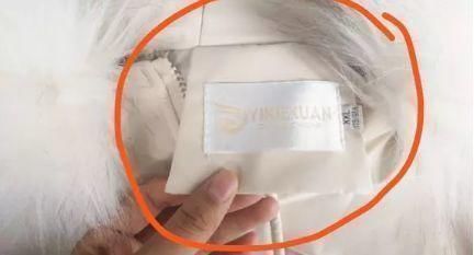 今天才知道,羽绒服领子上的这块布,还有如此神奇的“用处”,早知早受益