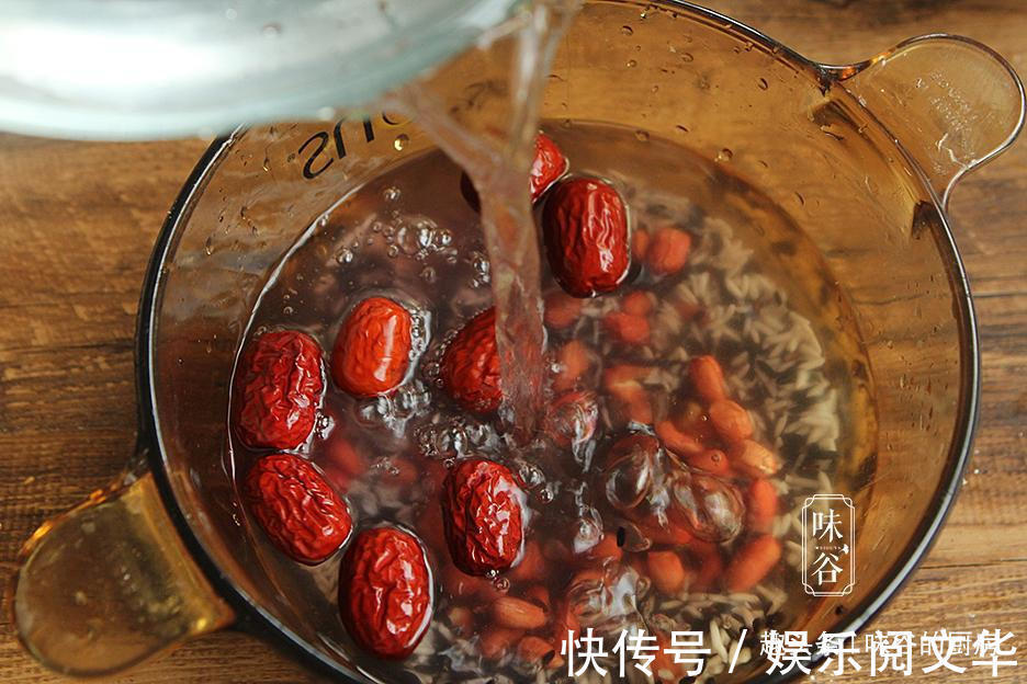 花生|这早餐粥,女人要常喝,每天一碗,皮肤红润气色好,面膜也省了