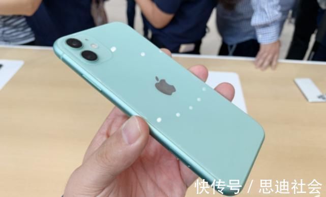 苹果手机|买手机还是得选苹果！目前这3部iPhone可以告诉你真相，值得选！