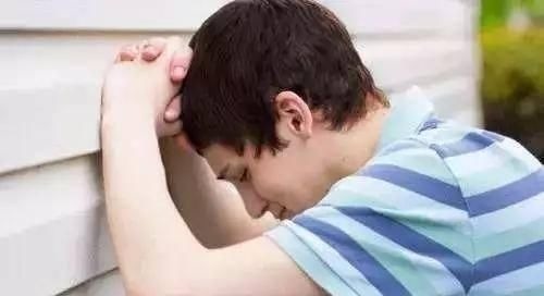 碳酸饮料|这5类食物让孩子越吃越“早熟”,孩子不懂,家长可别跟着无知