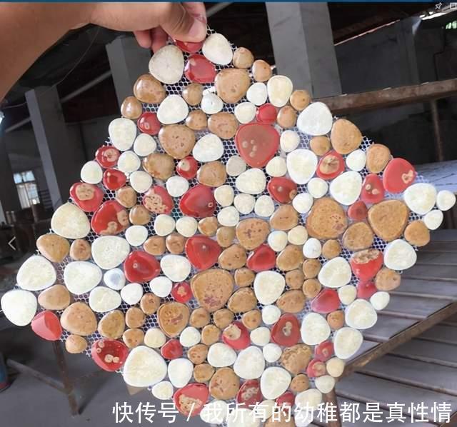 瓷砖|谁家厕所还用瓷砖铺地？这年头厕所用瓷砖，都是嫌家里事不够多