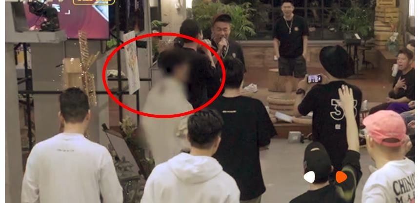 打工人实惨！《哥哥》后期连夜给李云迪打码，粗糙马赛克太醒目