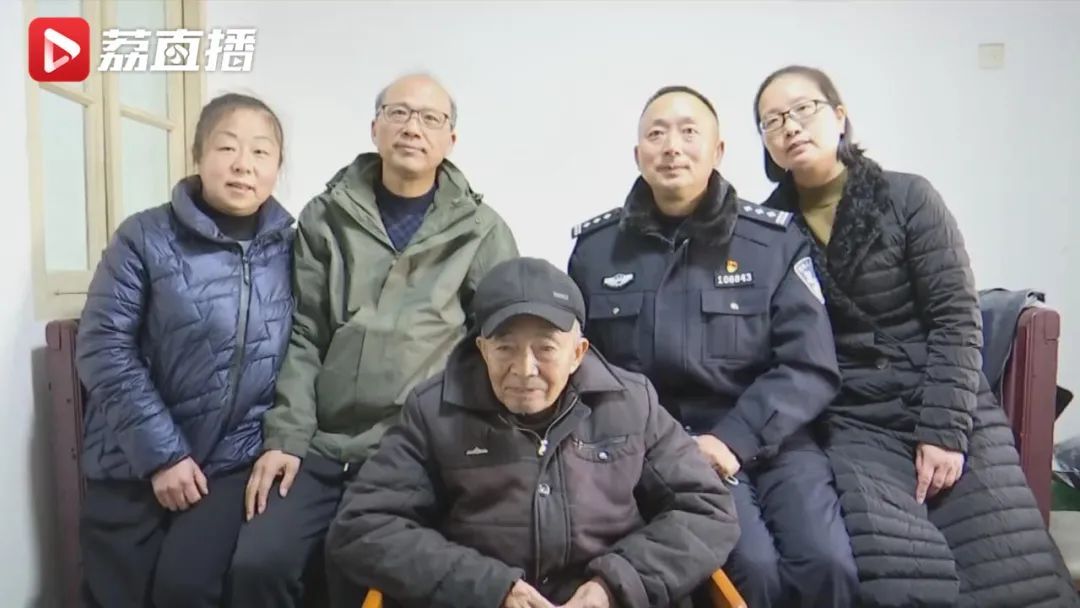 民警|七旬老人哭着要把4000元遗产留给民警！得知真相众人哭笑不得