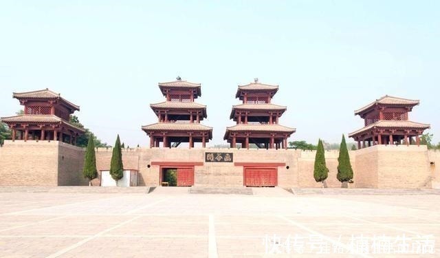 荆山@韩愈五十岁写的一首诗,短短四句波澜壮阔,畅快淋漓!