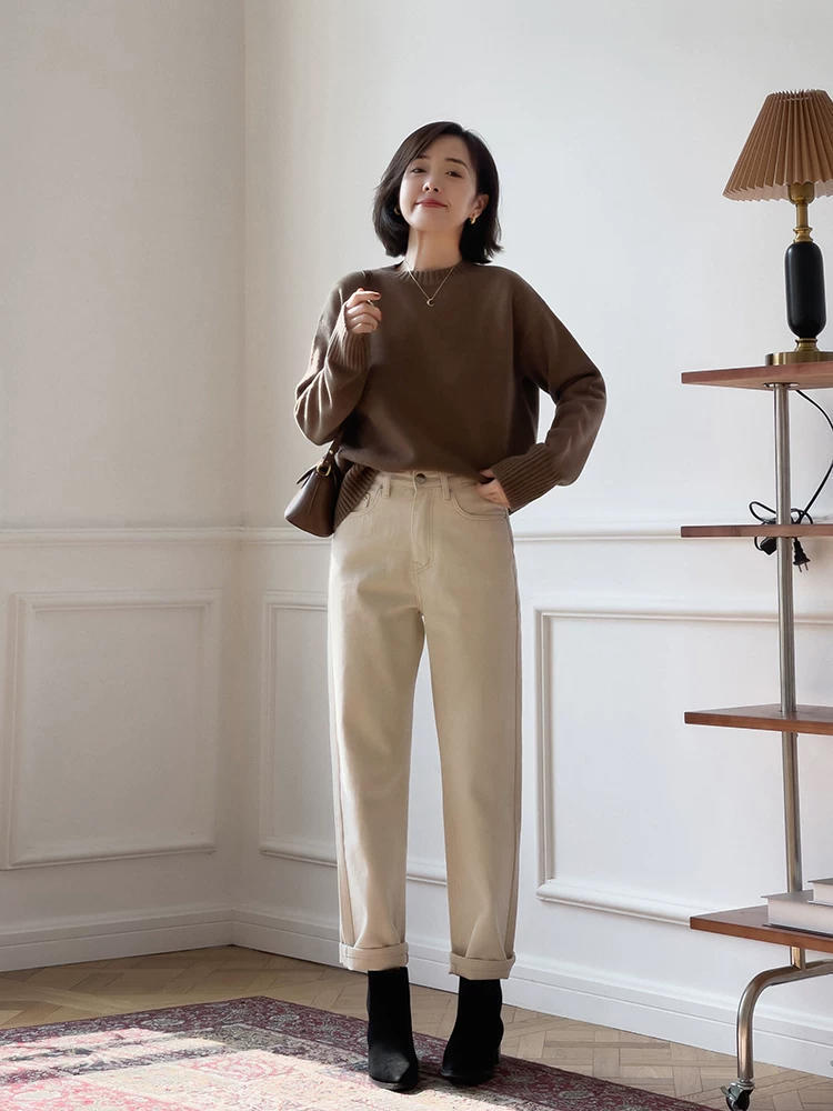 气质 女人会打扮才最优雅,试试“毛衣”的搭配,简约舒适显气质