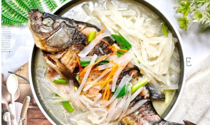 白萝卜|鲫鱼汤想要做的奶白无腥味,看我下面的做法,浓郁有营养