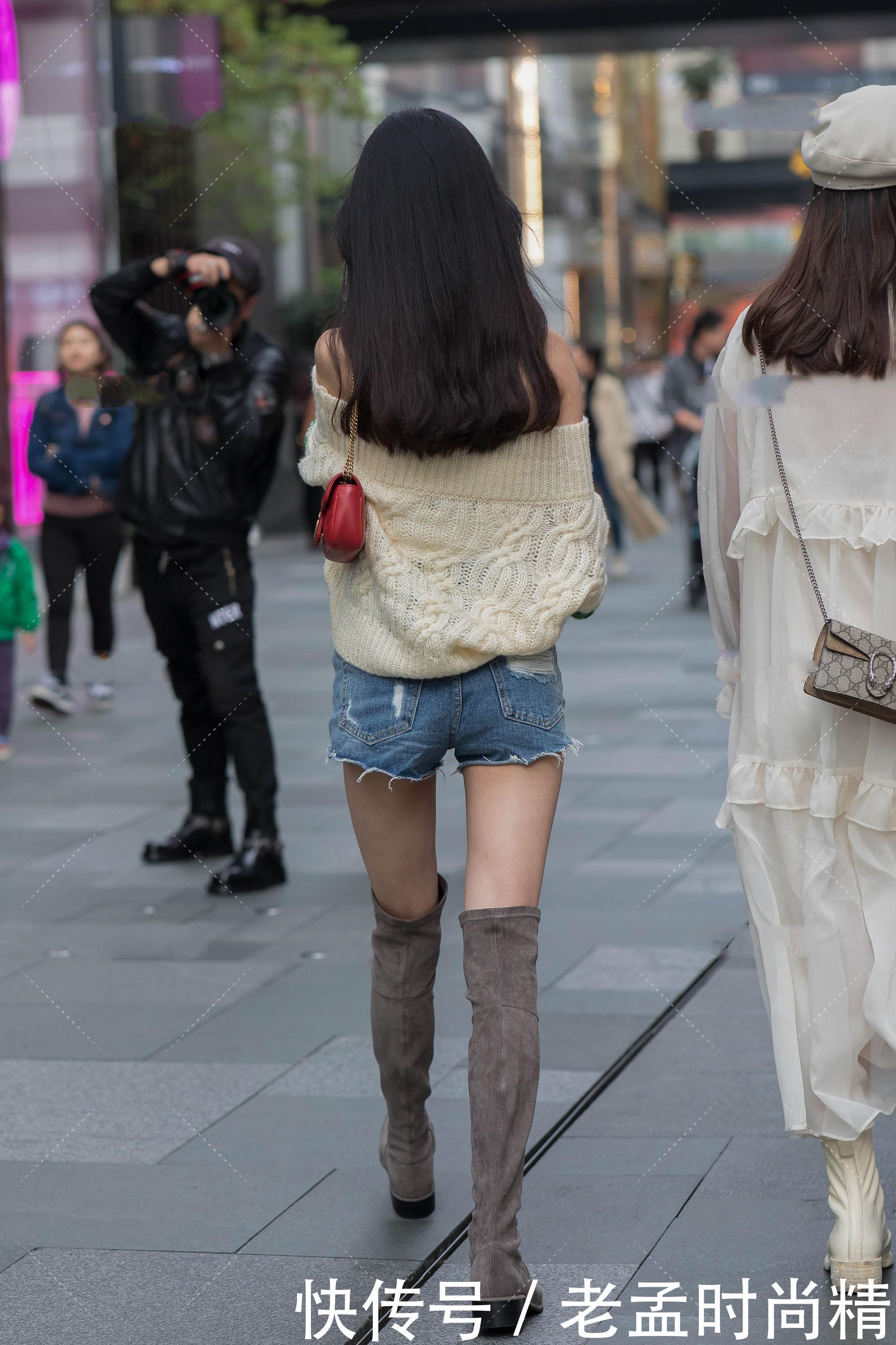 方式|街拍:上长下短的穿搭方式, 适合小个子女生, 俏皮又温柔