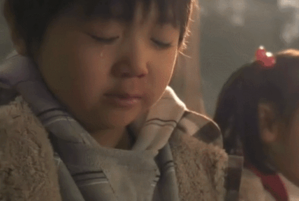 张煜|一阵风吹来，28岁女子“差点瞎了”！医生说她这个动作是大忌