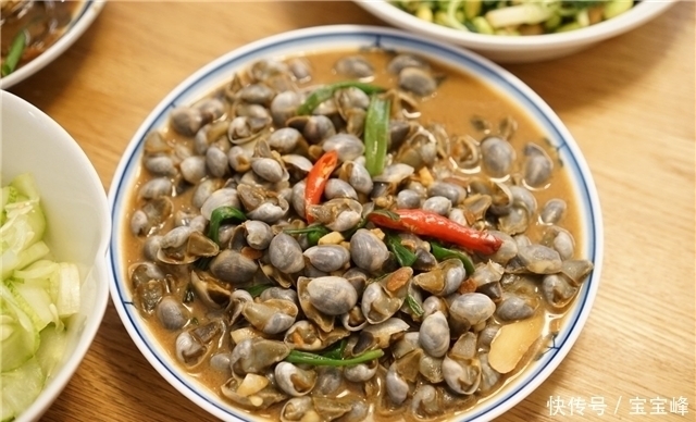 准公婆邀请我去吃饭,第一次去男友家就执意下厨,上桌备受欢迎