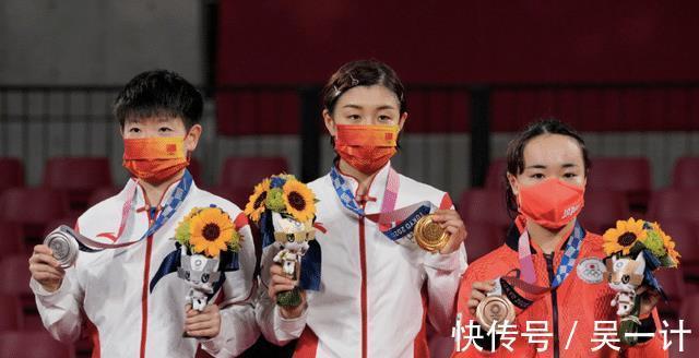 训练|文体不分家!任嘉伦和陈梦重回儿时训练场地,两人曾是乒乓球队友