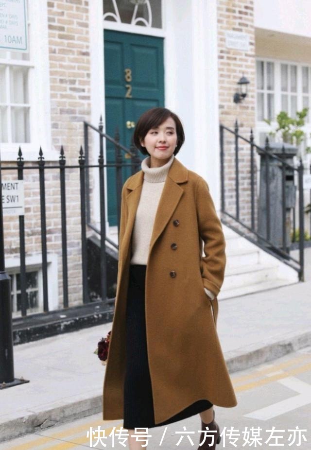 日常穿搭怎么穿才高级？没必要装嫩，简约的针织衫穿搭就很不错