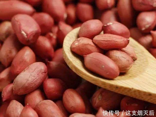 女性过了40岁常3种食物,美容养颜,滋润肌肤,早吃早健康