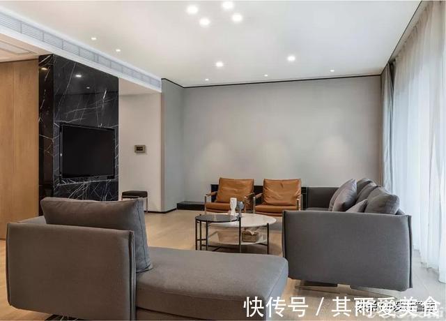 暖黄光|客厅是选择吊灯还是吸顶灯?装修老师傅5句话让你幡然醒悟