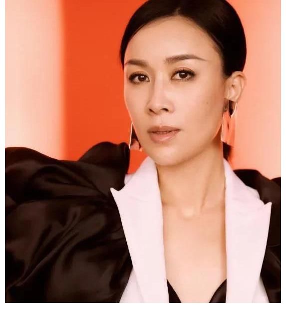 那英：真誠颯爽做自己，人生不設(shè)限