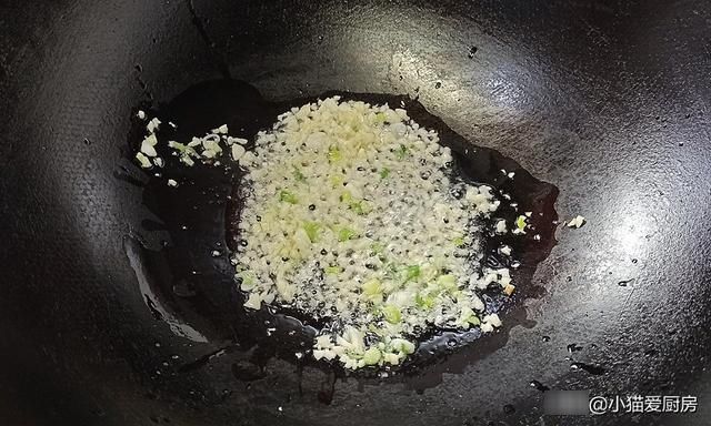 蚝油生菜很多人做错了，教几个小技巧，脆嫩鲜香不发黑，特爽口