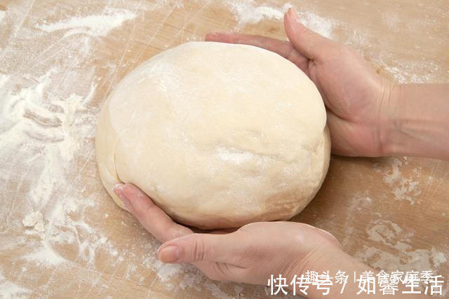 面食|发面、死面、烫面有啥区别,搞清楚区别,以后做面食再也不慌了