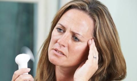 女性|女性若有3个症状,绝经离你不远了,常吃3物延缓绝经,早知早好!