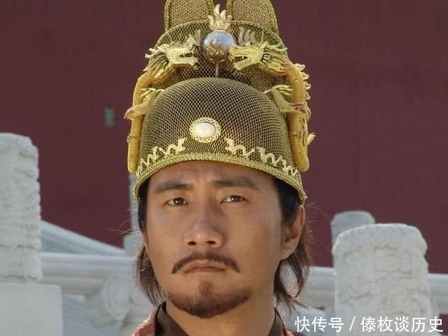 拖出去|朱元璋一时兴起：老子天下第一，大臣对出下联正得意，朱元璋：拖出去杀了