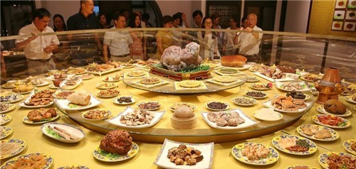 慈禧|慈禧第一次和洋人吃西餐,看到桌上的一道菜后大惊这也能吃下