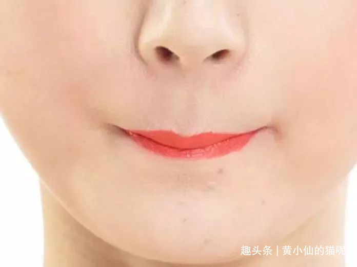 打底 女人涂口红时,牢记这“3不要”,否则再贵的口红也涂不出效果