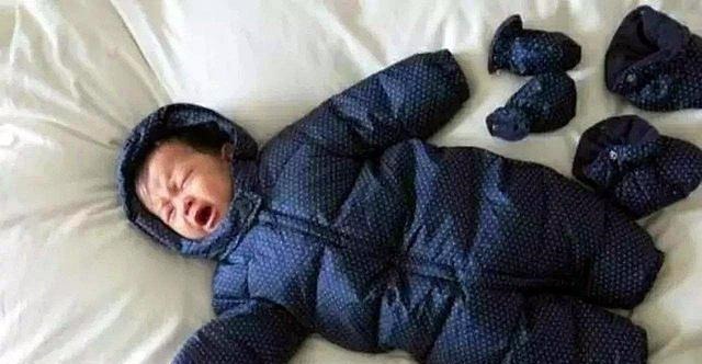 宝妈|宝宝冷不冷,宝妈不要凭直觉,这2个部位凉才说明宝宝真的冷