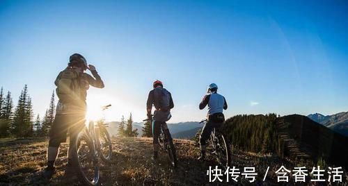 睡眠质量|比糖和盐“可怕”的3种食物,你若经常吃,“失眠”不请自来