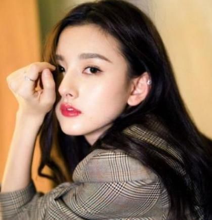清纯|天生的“带妆脸”有这4个标准，素颜看着清纯，化妆后更有魅力