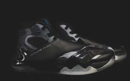 强度 它配置降级、它性能退步……可我依旧认为它是今夏最值得入手的实战鞋