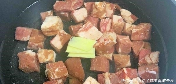 春末遇到此菜别手软,堪称植物“美白丸”,常吃晒黑的皮肤也白了