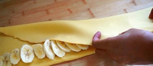 香蕉不要直接吃，加1碗玉米面，粗粮细做，比买的面包好吃