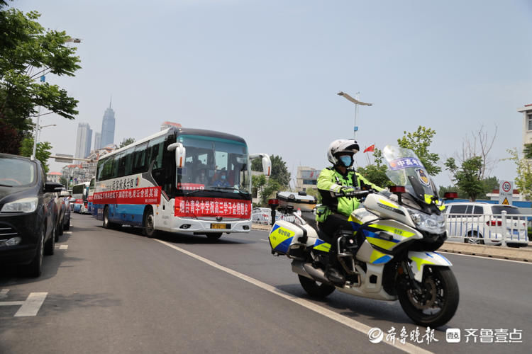 吕奇|2021年高考首场考试结束,烟台考生们神色轻松出考场