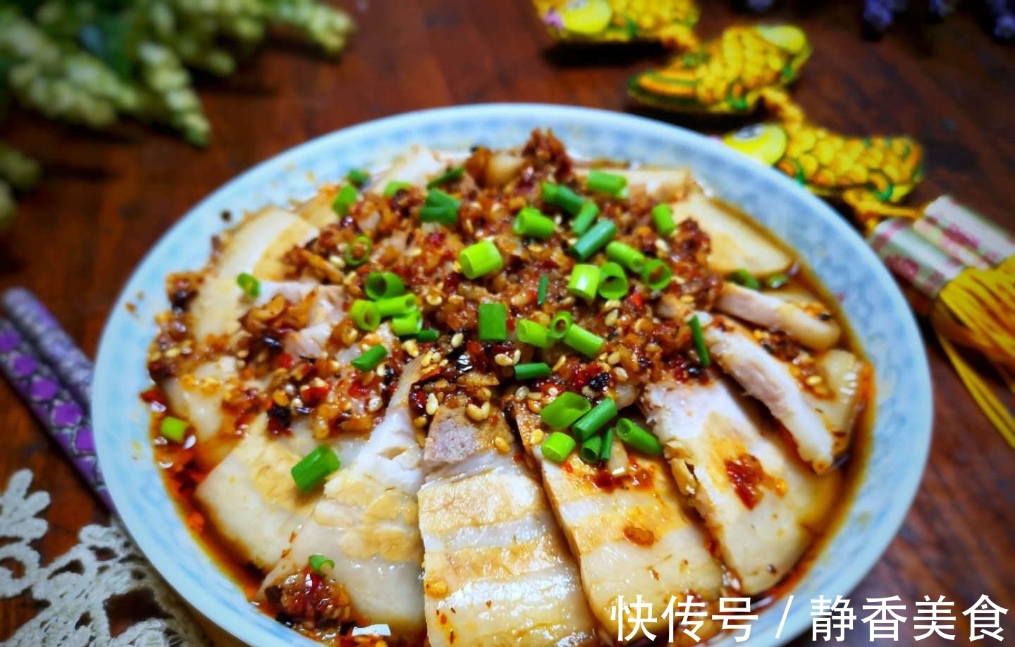 蒜泥|蒜泥白肉家常做法,清爽不油腻,简单几个步骤,比饭店的还好吃