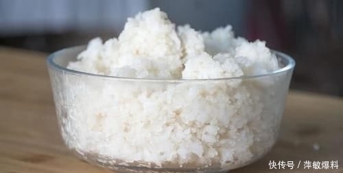 糯米卷的好吃做法，软糯香甜不沾牙，出锅比红烧肉香，上桌就扫光