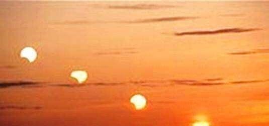 下联#乾隆出上联一日为日,二日为昌,三日为晶,纪昀的下联实在经典