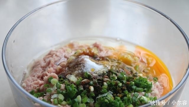  莲藕|每年中秋必做的一道菜，蒸一蒸颜值高上档次，上桌汤汁都不剩！香