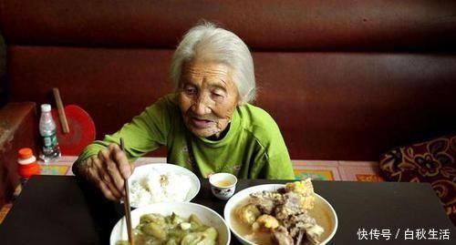 蚂蚁|调查发现:长寿的人都有5个“特点”,如果占2个以上,恭喜