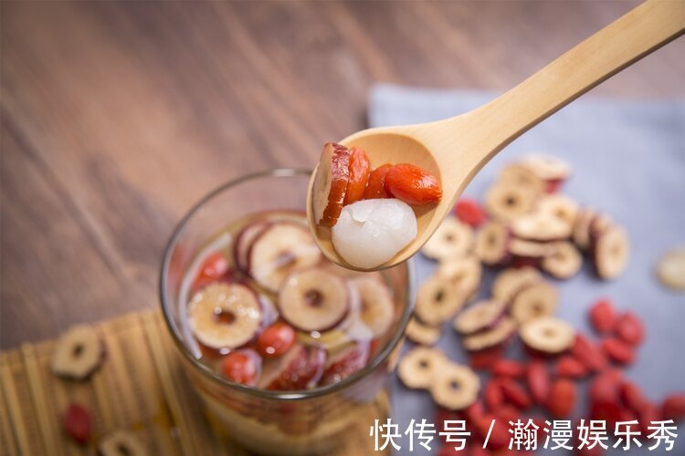 服用|这样吃红枣，相当于吃“毒药”，如何正确吃红枣，中医讲给你听