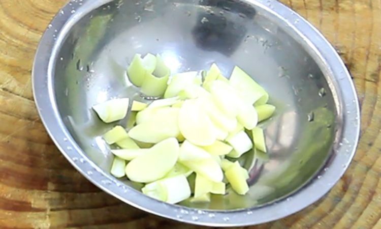 回锅豆腐怎么做鲜嫩又不破碎，厨师长教你小技巧，焦香鲜嫩又营养