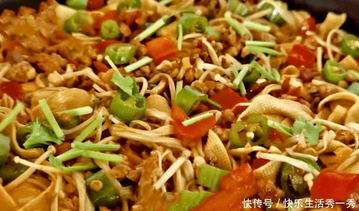 切成|夏天,多给孩子吃这菜,3块钱一斤,常吃补钙,促进骨骼发育